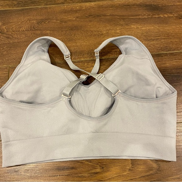 Puma sports bra - Picture 3 of 7